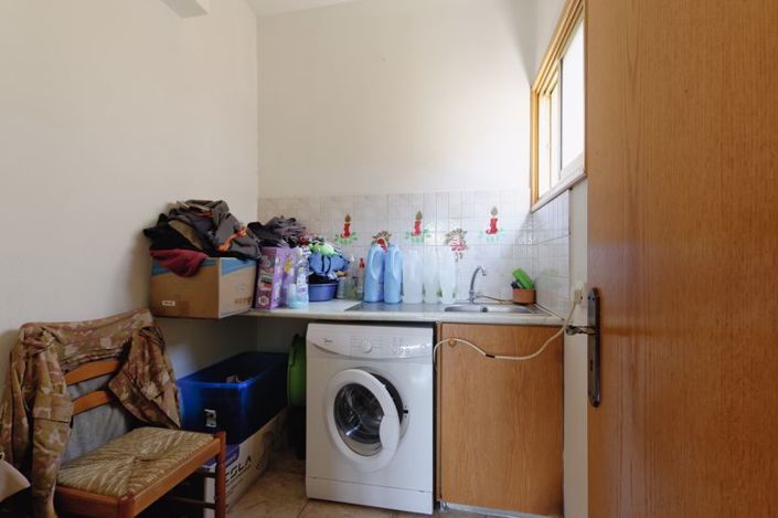 Image No.12-6 Bed Commercial for sale