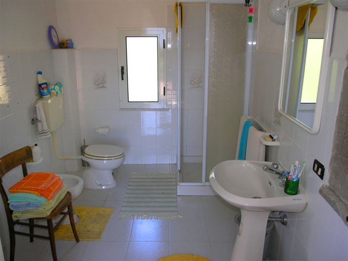 Image No.18-3 Bed House for sale