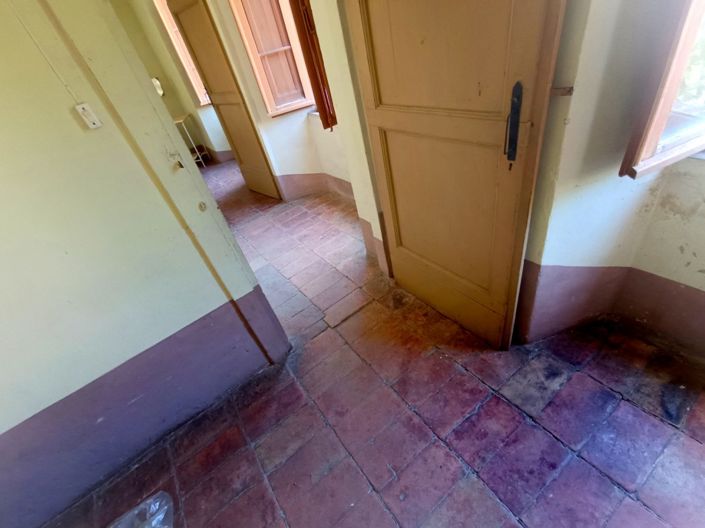 Image No.16-4 Bed House for sale