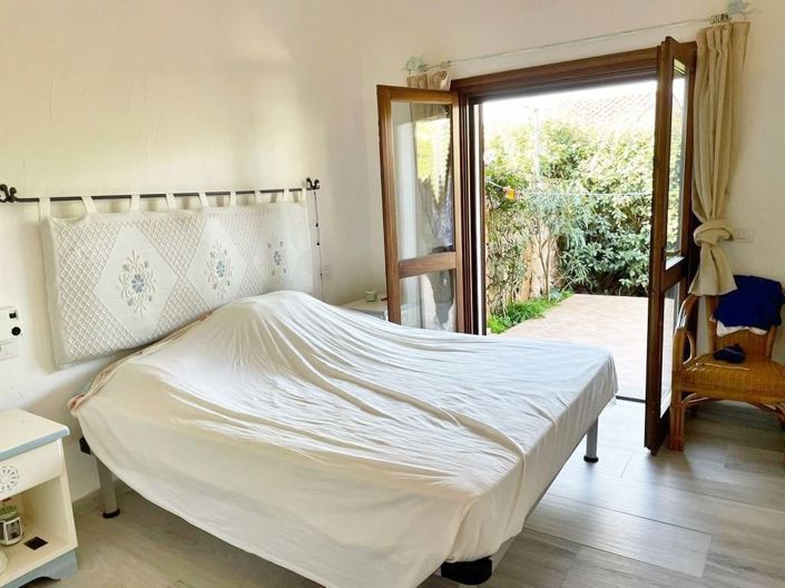 Image No.25-4 Bed House for sale