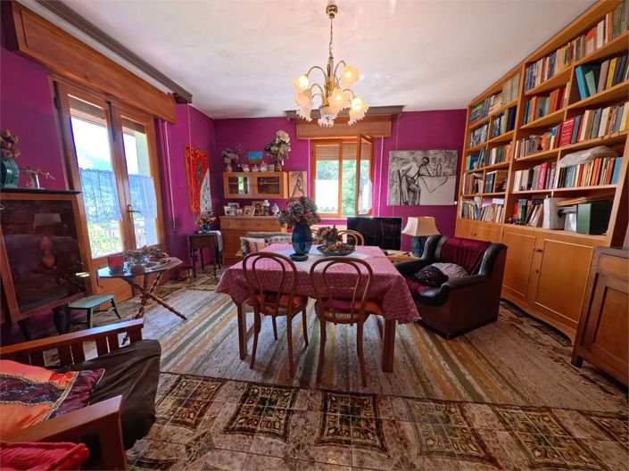 Image No.18-4 Bed House for sale