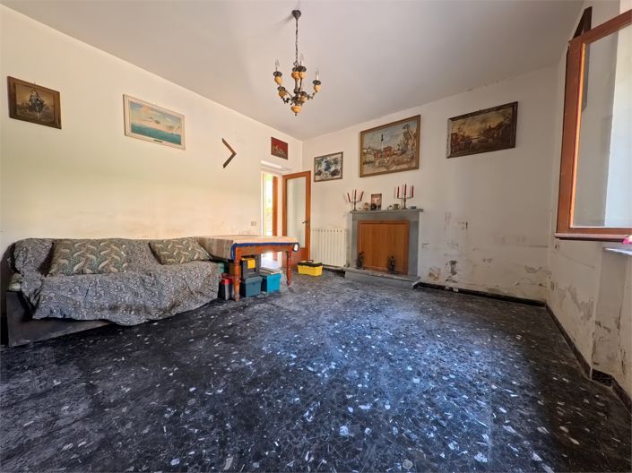 Image No.6-6 Bed Country House for sale