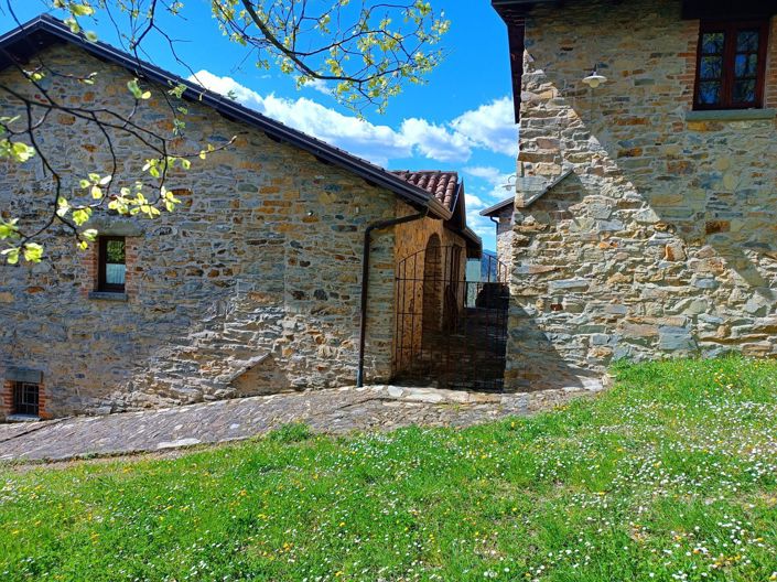 Image No.13-6 Bed Country House for sale