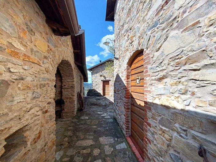 Image No.14-6 Bed Country House for sale