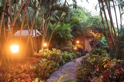 07_Grounds_Twilight