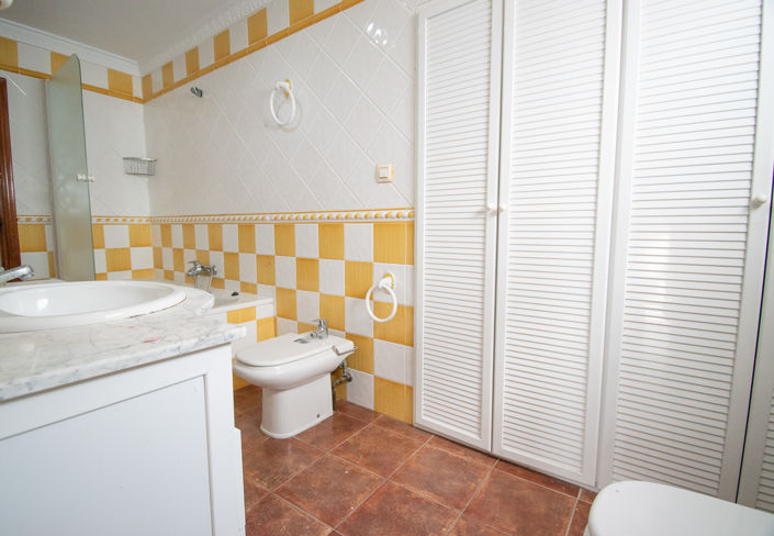 Image No.7-4 Bed Townhouse for sale