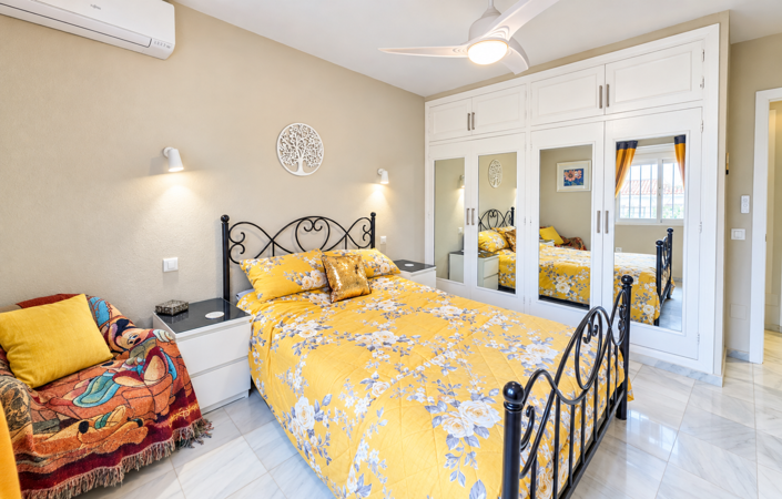 Image No.22-4 Bed House for sale