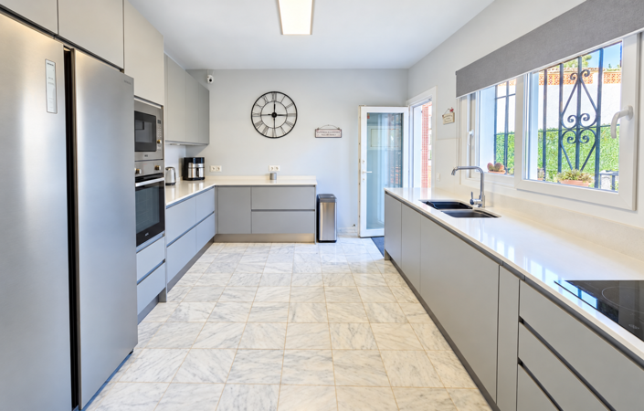 Image No.8-4 Bed House for sale