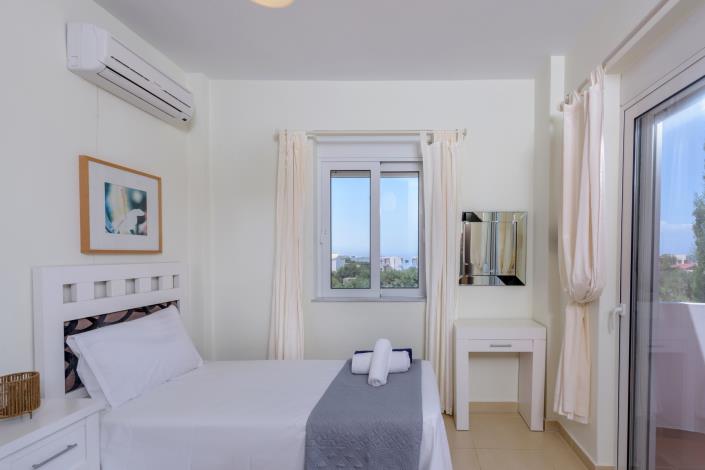 Image No.25-2 Bed Maisonette for sale