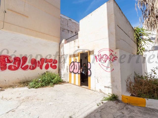 Image No.2-6 Bed Townhouse for sale