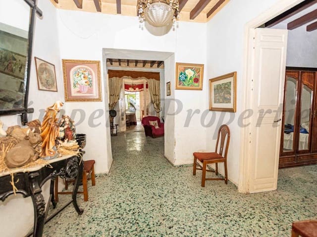 Image No.8-6 Bed Townhouse for sale