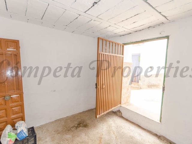 Image No.19-3 Bed Townhouse for sale