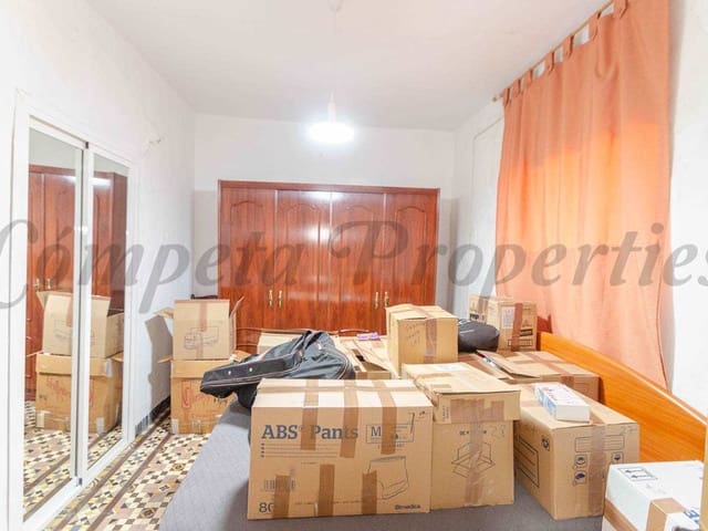 Image No.8-3 Bed Townhouse for sale