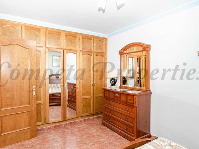 Image No.11-5 Bed Townhouse for sale