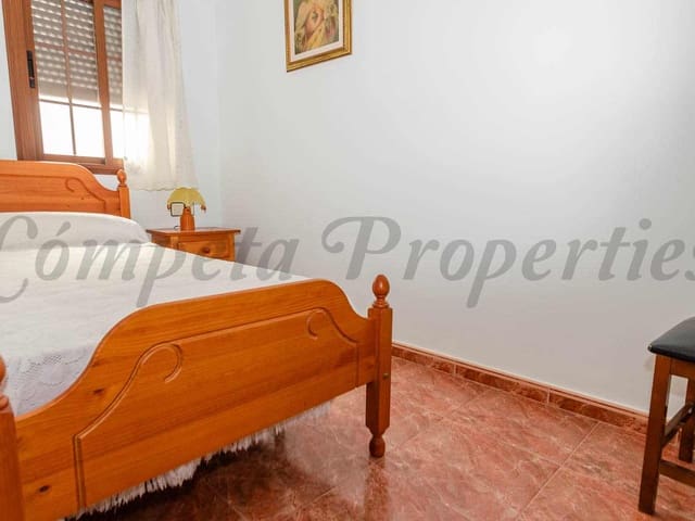 Image No.14-5 Bed Townhouse for sale
