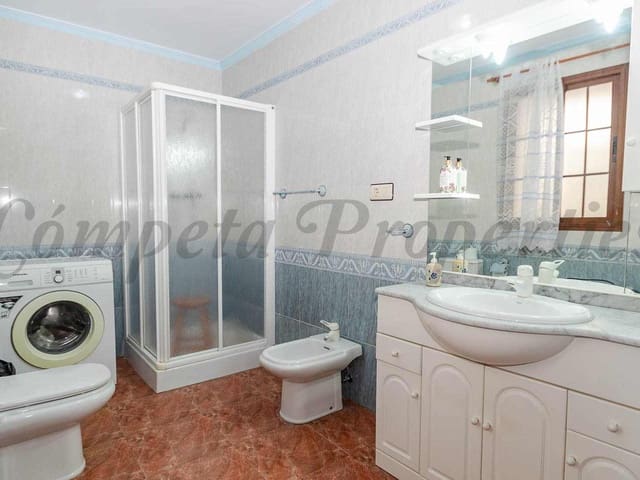 Image No.8-5 Bed Townhouse for sale