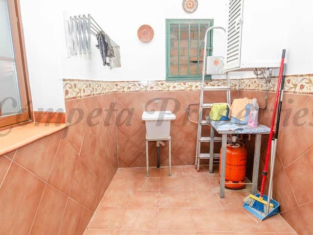 Image No.9-5 Bed Townhouse for sale