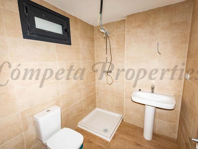 Image No.13-2 Bed Townhouse for sale