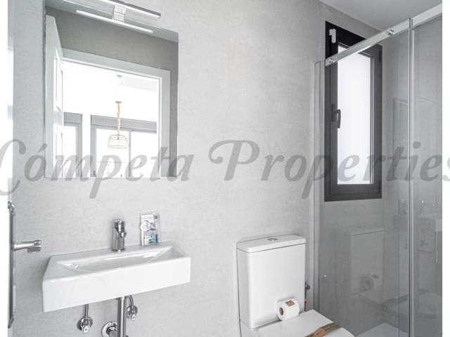 Image No.15-3 Bed Townhouse for sale