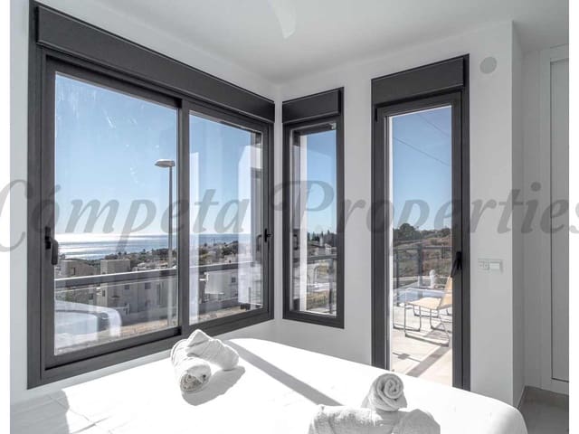 Image No.8-3 Bed Townhouse for sale