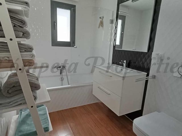 Image No.10-4 Bed Townhouse for sale