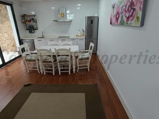 Image No.18-4 Bed Townhouse for sale