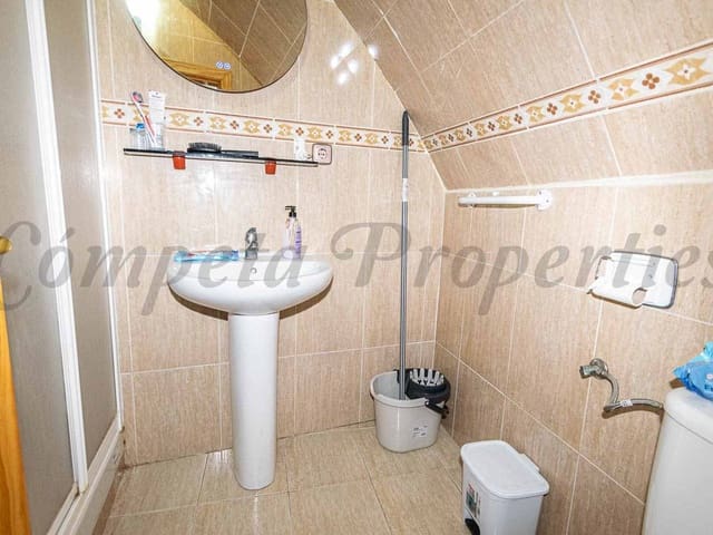 Image No.8-3 Bed Townhouse for sale