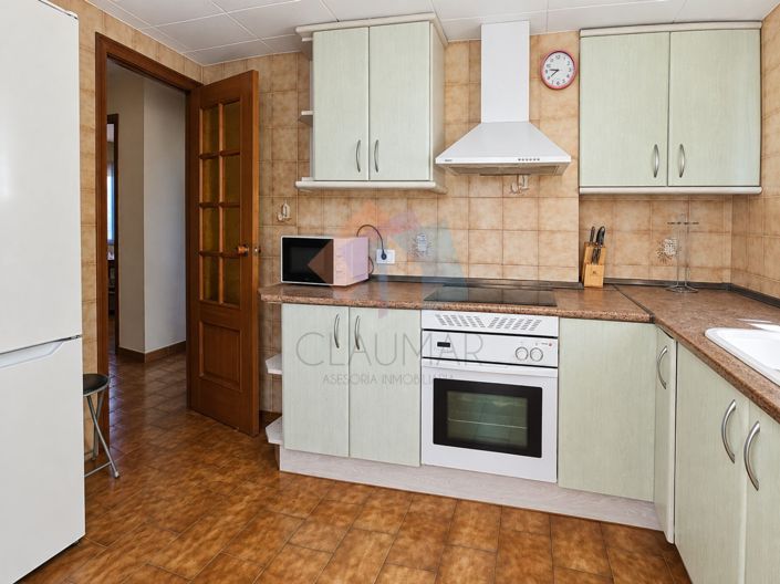 Image No.20-3 Bed Flat for sale