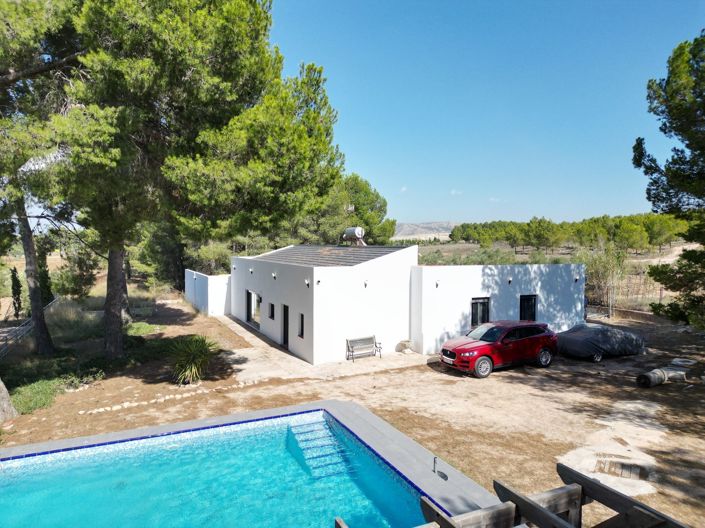 Image No.3-4 Bed Villa for sale