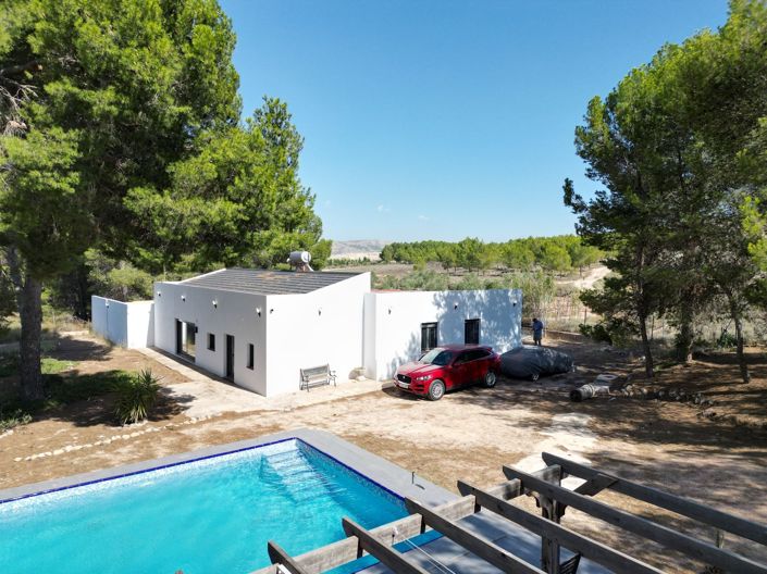 Image No.4-4 Bed Villa for sale