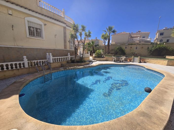 Image No.12-5 Bed Villa for sale