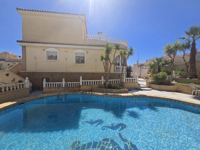 Image No.10-5 Bed Villa for sale