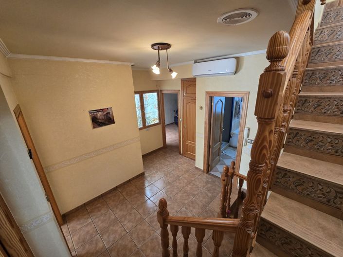 Image No.41-5 Bed Townhouse for sale