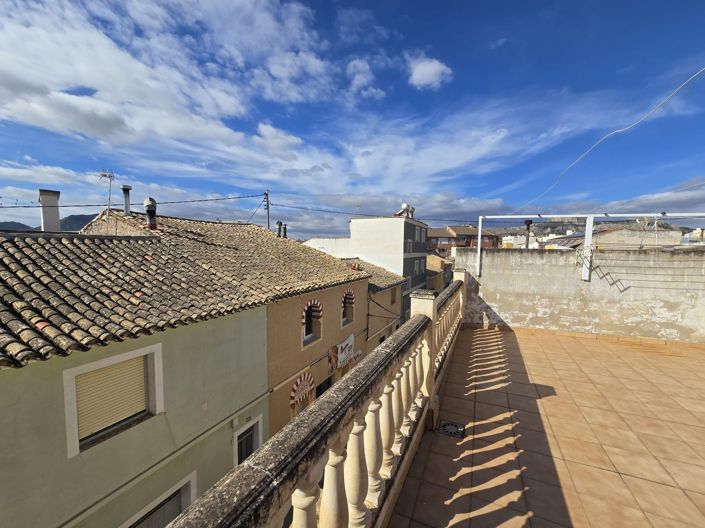 Image No.7-5 Bed Townhouse for sale