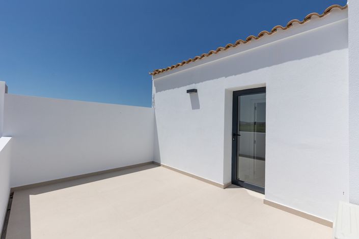 Image No.30-4 Bed Townhouse for sale