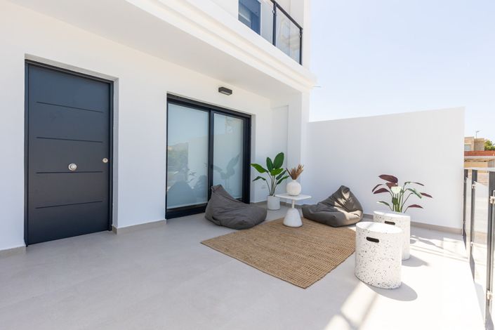 Image No.32-4 Bed Townhouse for sale