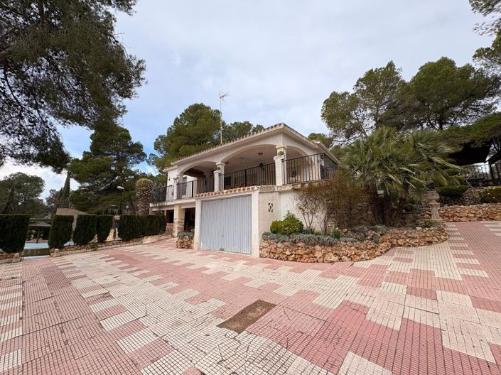 Image No.4-4 Bed Villa for sale