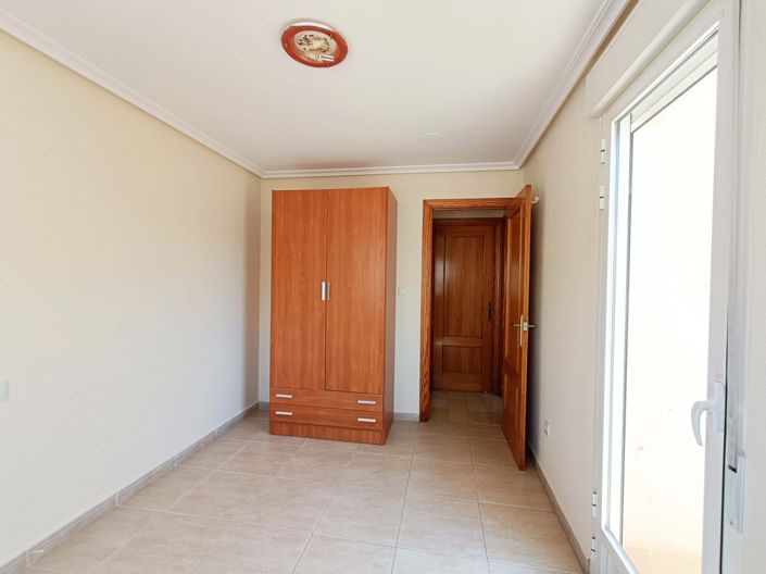 Image No.17-3 Bed Apartment for sale