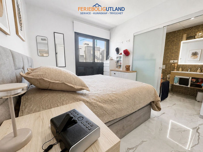 Image No.12-2 Bed Apartment for sale