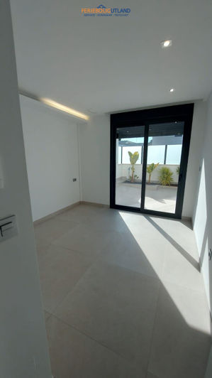 Image No.10-3 Bed Townhouse for sale