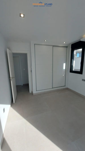 Image No.15-3 Bed Townhouse for sale