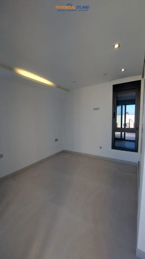 Image No.27-3 Bed Townhouse for sale
