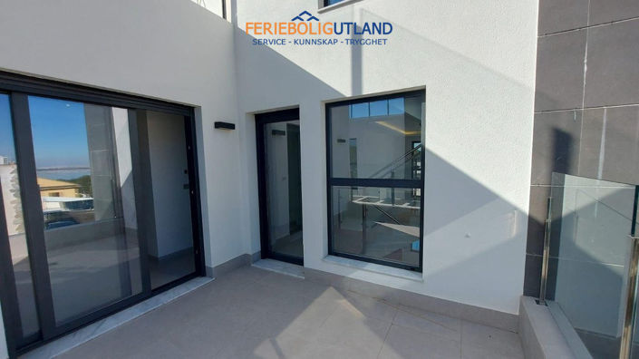 Image No.29-3 Bed Townhouse for sale