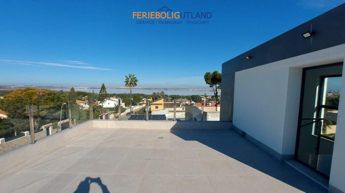 Image No.35-3 Bed Townhouse for sale
