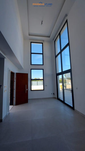 Image No.37-3 Bed Townhouse for sale