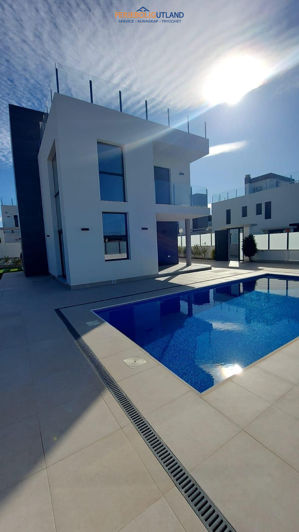 Image No.4-3 Bed Townhouse for sale