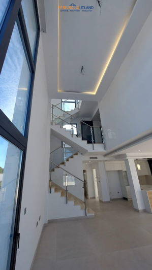 Image No.8-3 Bed Townhouse for sale
