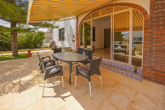 Image No.4-6 Bed Villa for sale