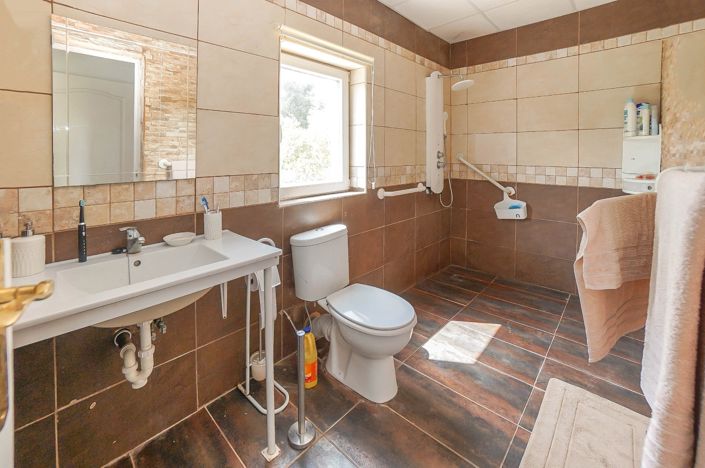 Image No.20-6 Bed Villa for sale