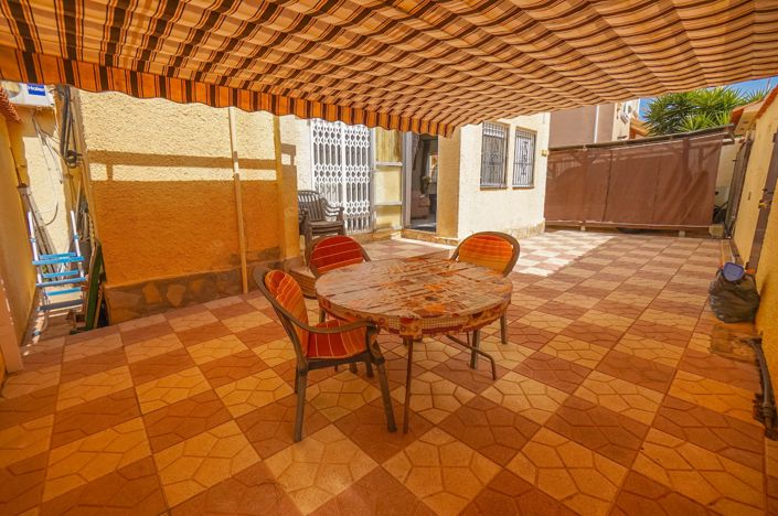 Image No.21-3 Bed Villa / Detached for sale